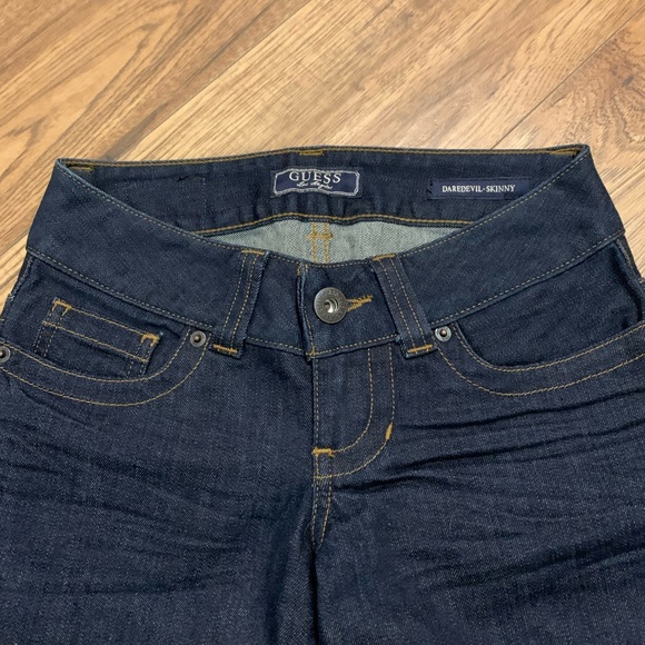 GUESS | NWOT Low-Cut Jeans - Picture 3 of 3